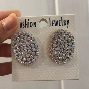 Twinkle Oval Earrings